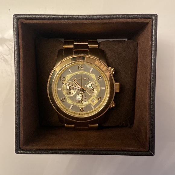 Michael Kors Watch - Picture 5 of 6